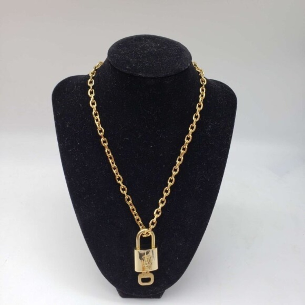 100% Auth Louis Vuitton Lock & Key with Gold Plated Gold Chain Necklace